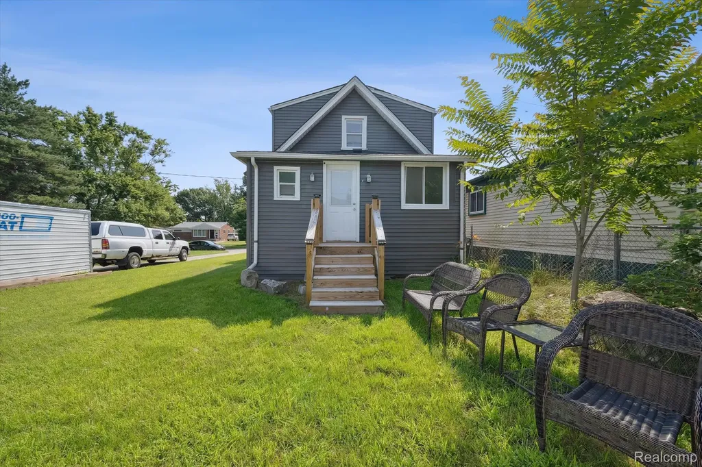 18849 Delaware Avenue Redford Charter Township MI 48240