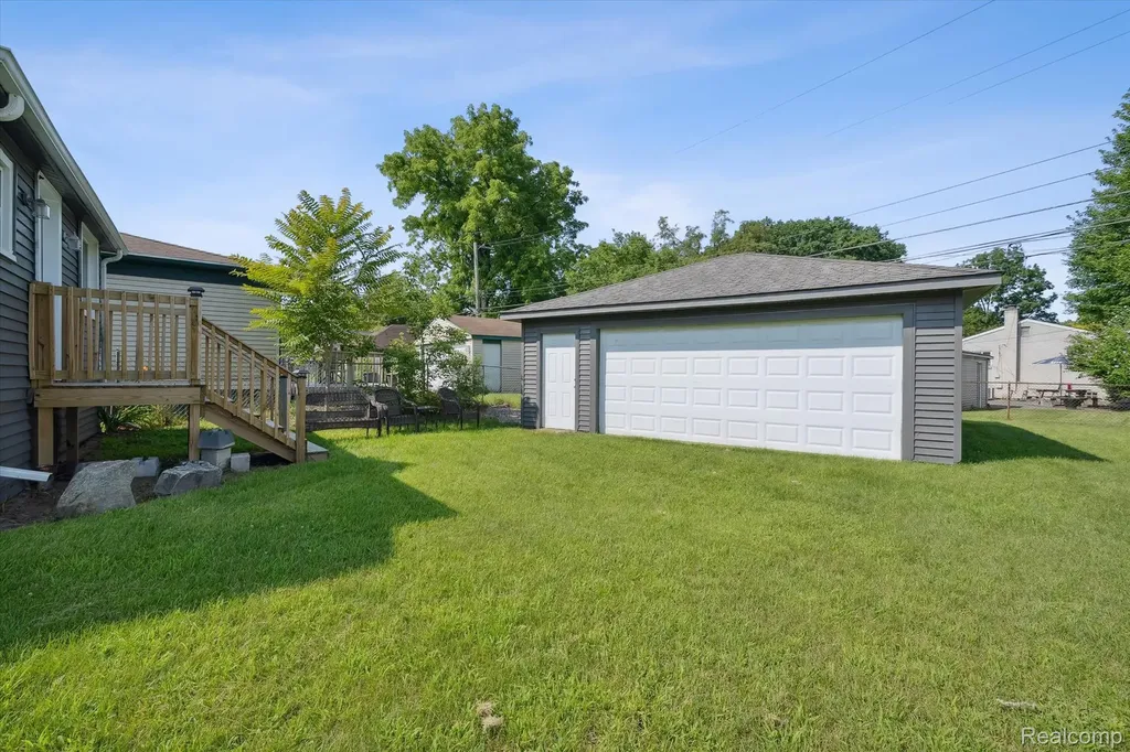 18849 Delaware Avenue Redford Charter Township MI 48240