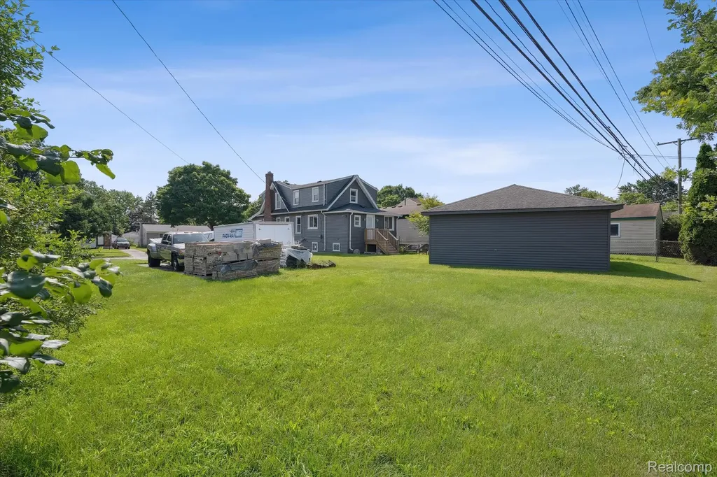 18849 Delaware Avenue Redford Charter Township MI 48240