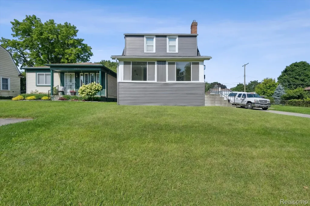 18849 Delaware Avenue Redford Charter Township MI 48240