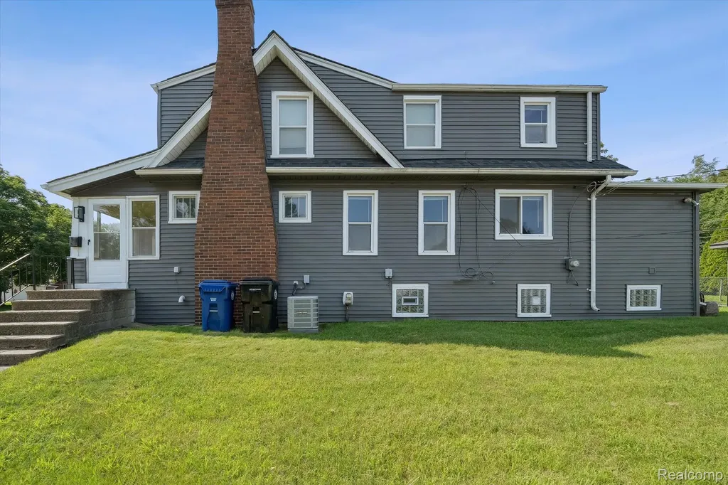 18849 Delaware Avenue Redford Charter Township MI 48240