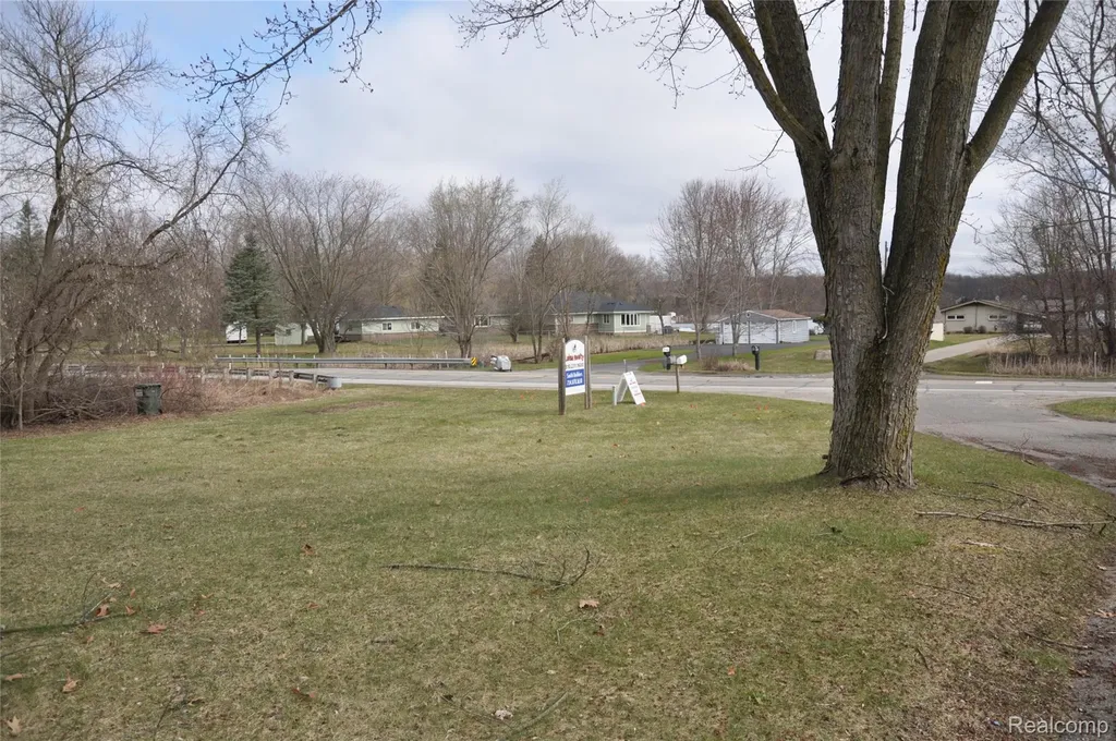4670 E M 36 Hamburg Township MI 48169