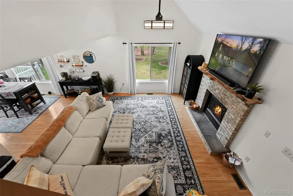 302 Robin Hood Street Markey Township MI 48653