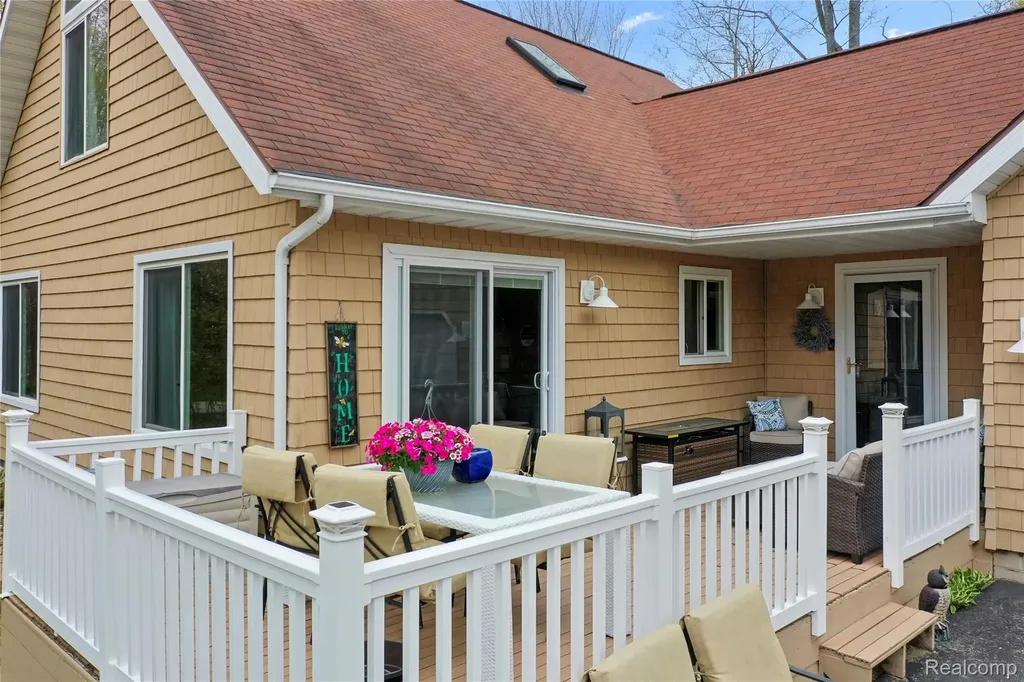 302 Robin Hood Street Markey Township MI 48653