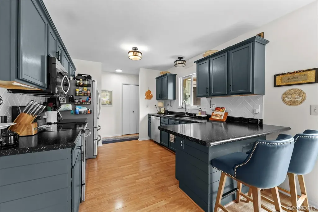 302 Robin Hood Street Markey Township MI 48653