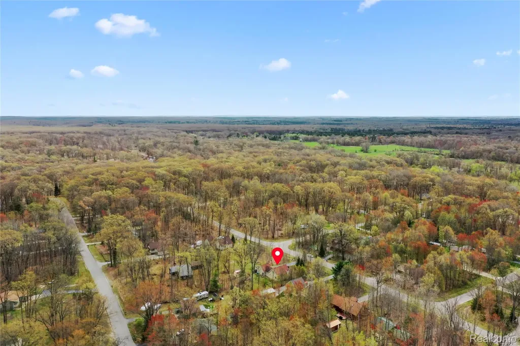302 Robin Hood Street Markey Township MI 48653