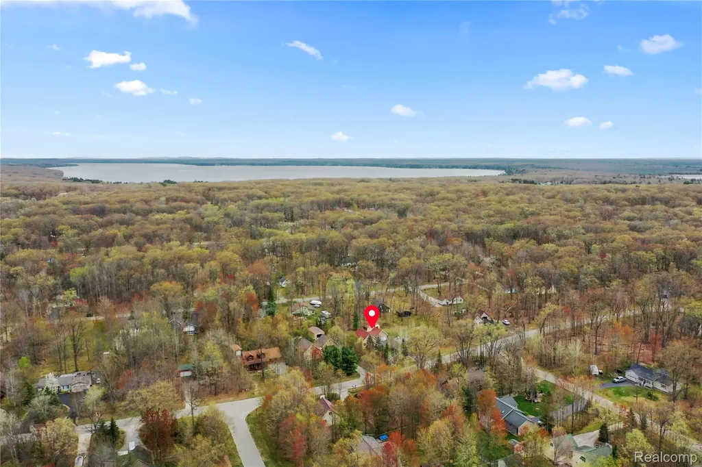 302 Robin Hood Street Markey Township MI 48653