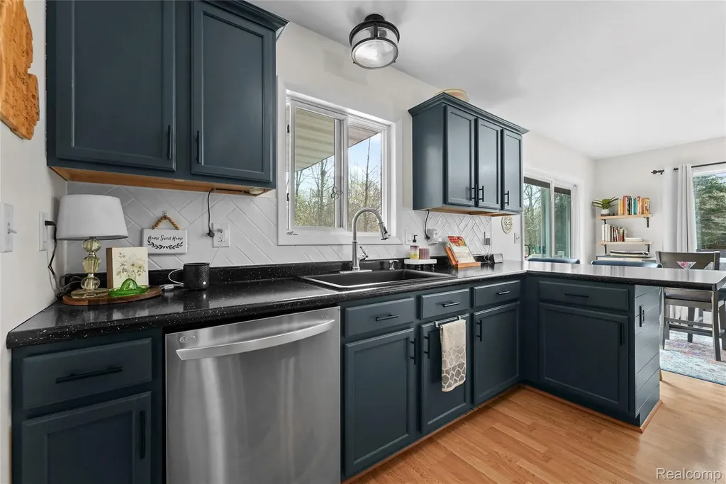 302 Robin Hood Street Markey Township MI 48653