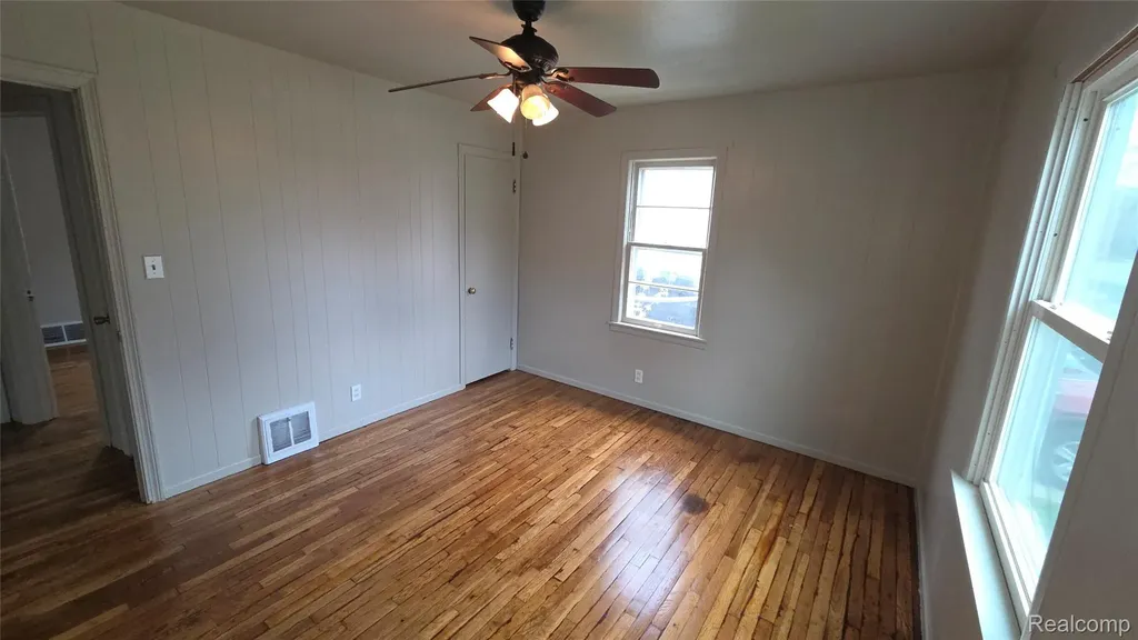 733 Vermilya Avenue Flint City MI 48507