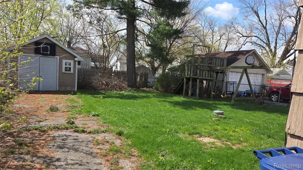 733 Vermilya Avenue Flint City MI 48507
