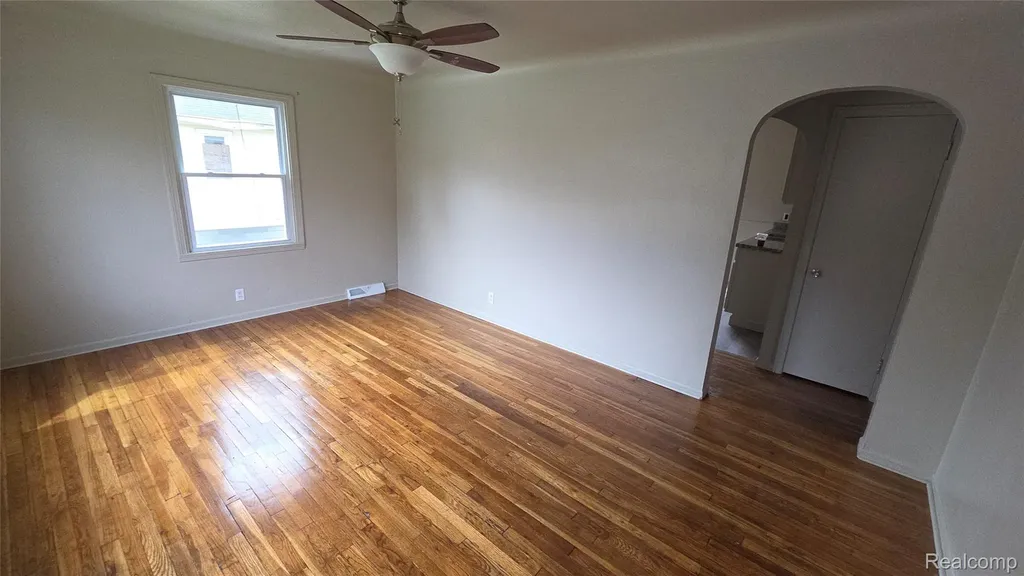 733 Vermilya Avenue Flint City MI 48507