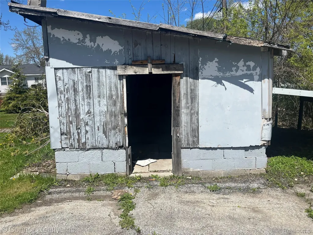 1908 Range Road Port Huron Charter Township MI 48060