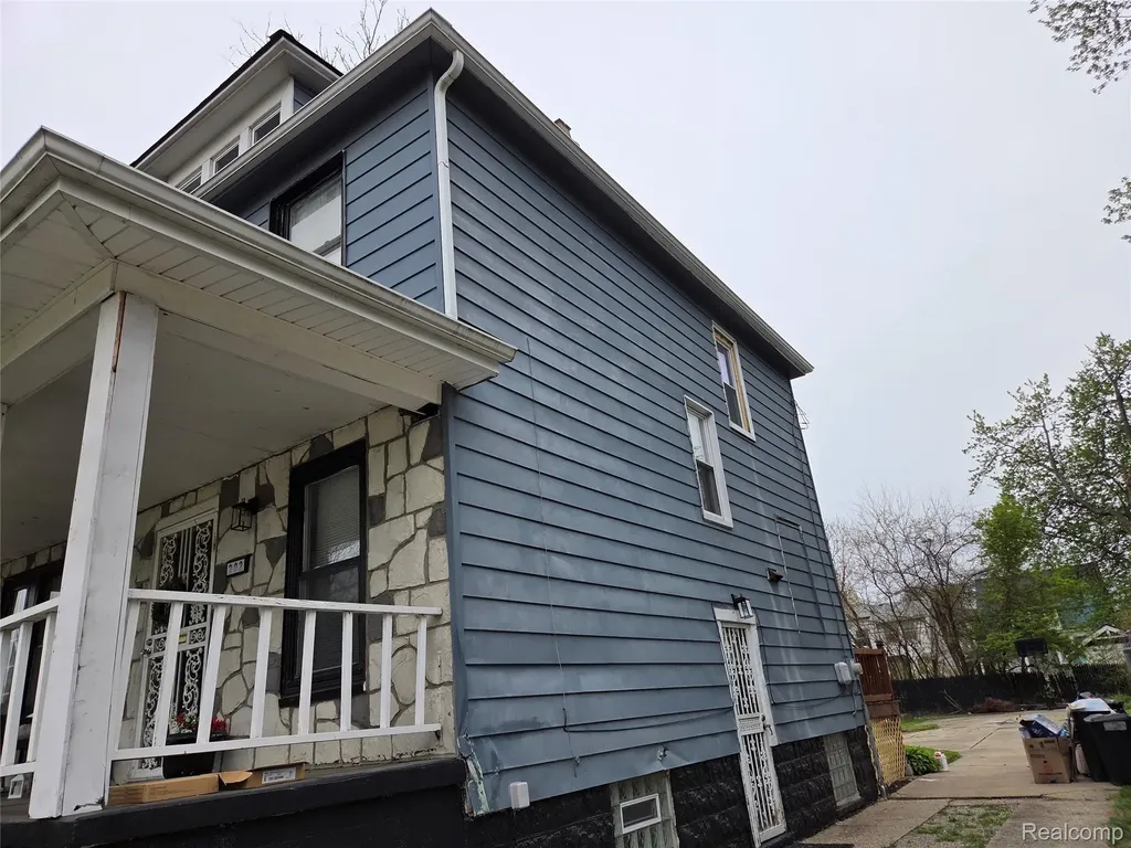 202 Connecticut Street Highland Park City MI 48203