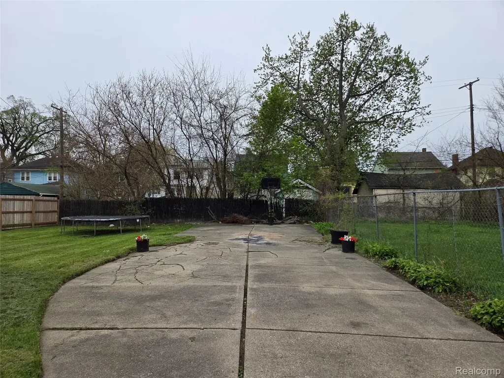 202 Connecticut Street Highland Park City MI 48203