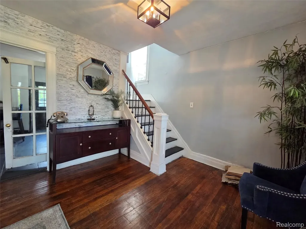 202 Connecticut Street Highland Park City MI 48203