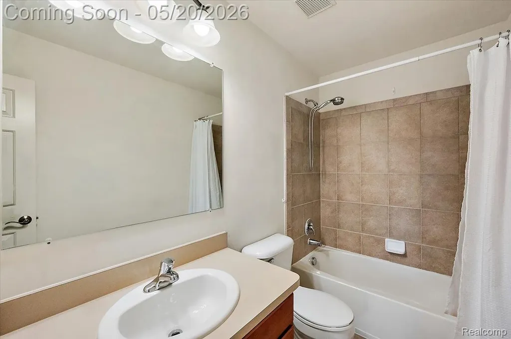 14257 Red Pine Drive Sterling Heights City MI 48313