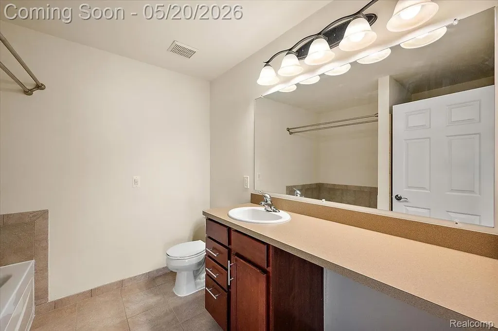 14257 Red Pine Drive Sterling Heights City MI 48313