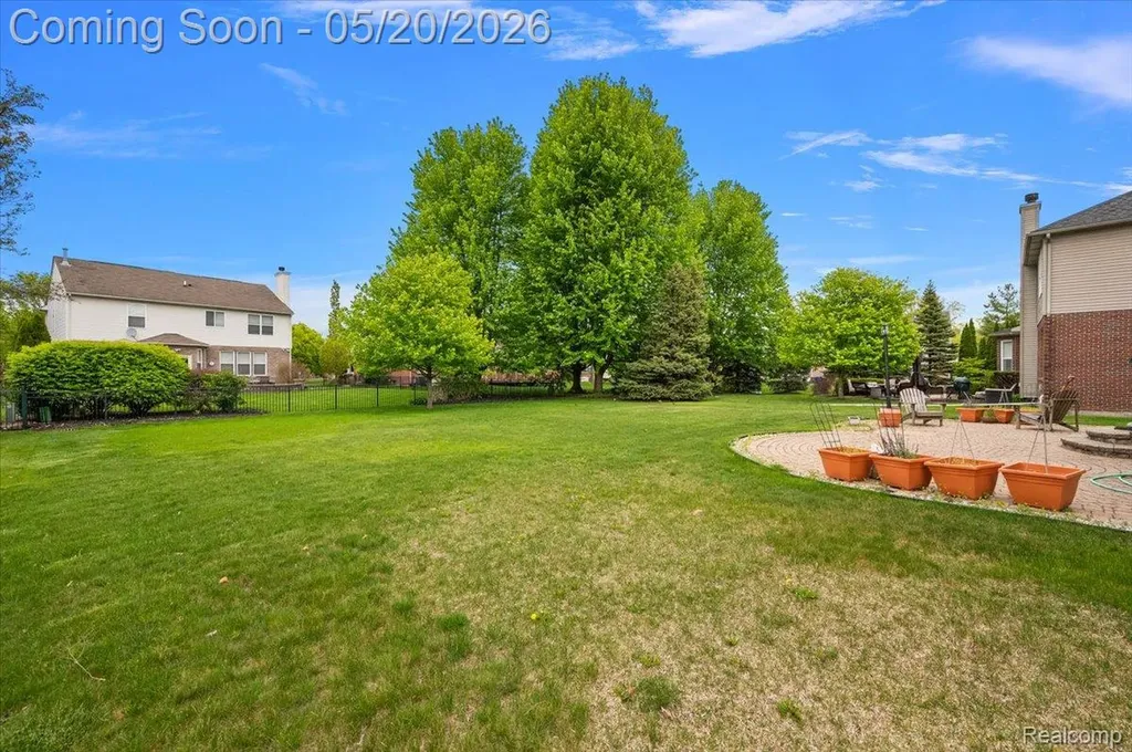 14257 Red Pine Drive Sterling Heights City MI 48313