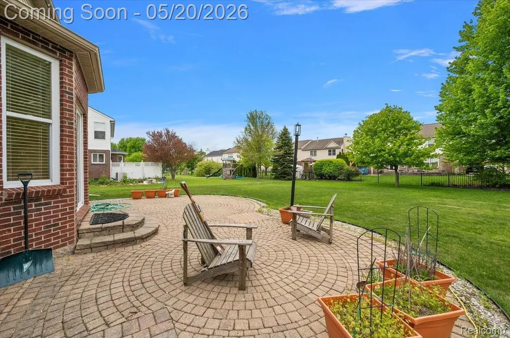 14257 Red Pine Drive Sterling Heights City MI 48313