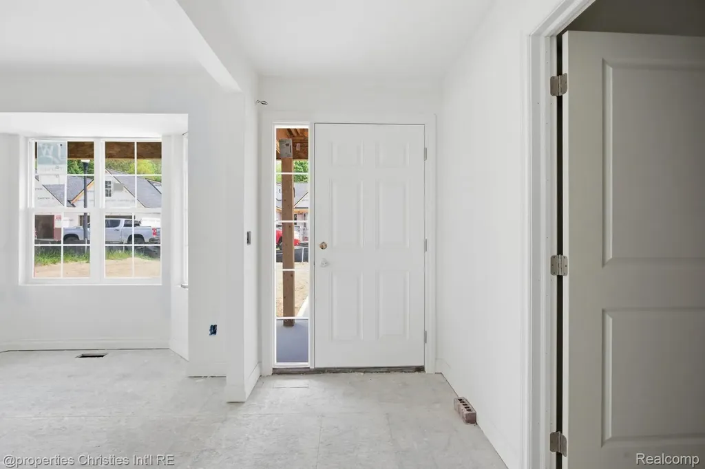 824 Nelsons Ridge Drive Howell City MI 48843