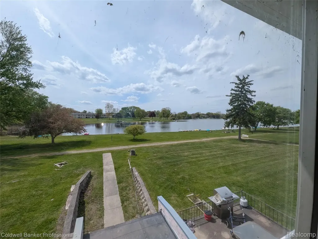 26945 Milford Lyon Charter Township MI 48178