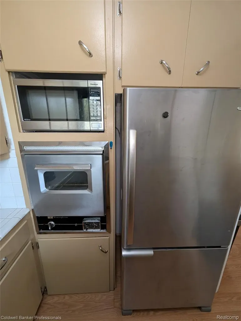 26945 Milford Lyon Charter Township MI 48178