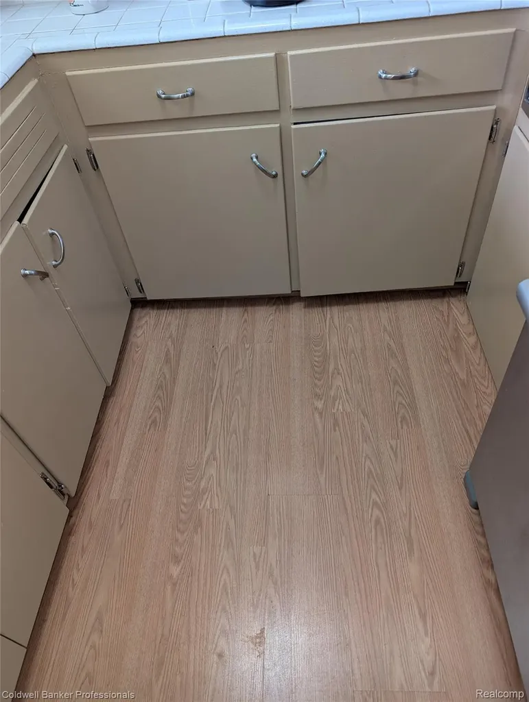26945 Milford Lyon Charter Township MI 48178