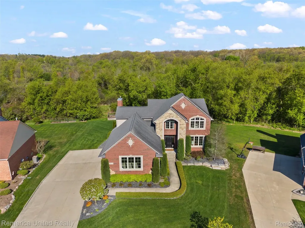 61151 Palomino Court Lyon Charter Township MI 48178