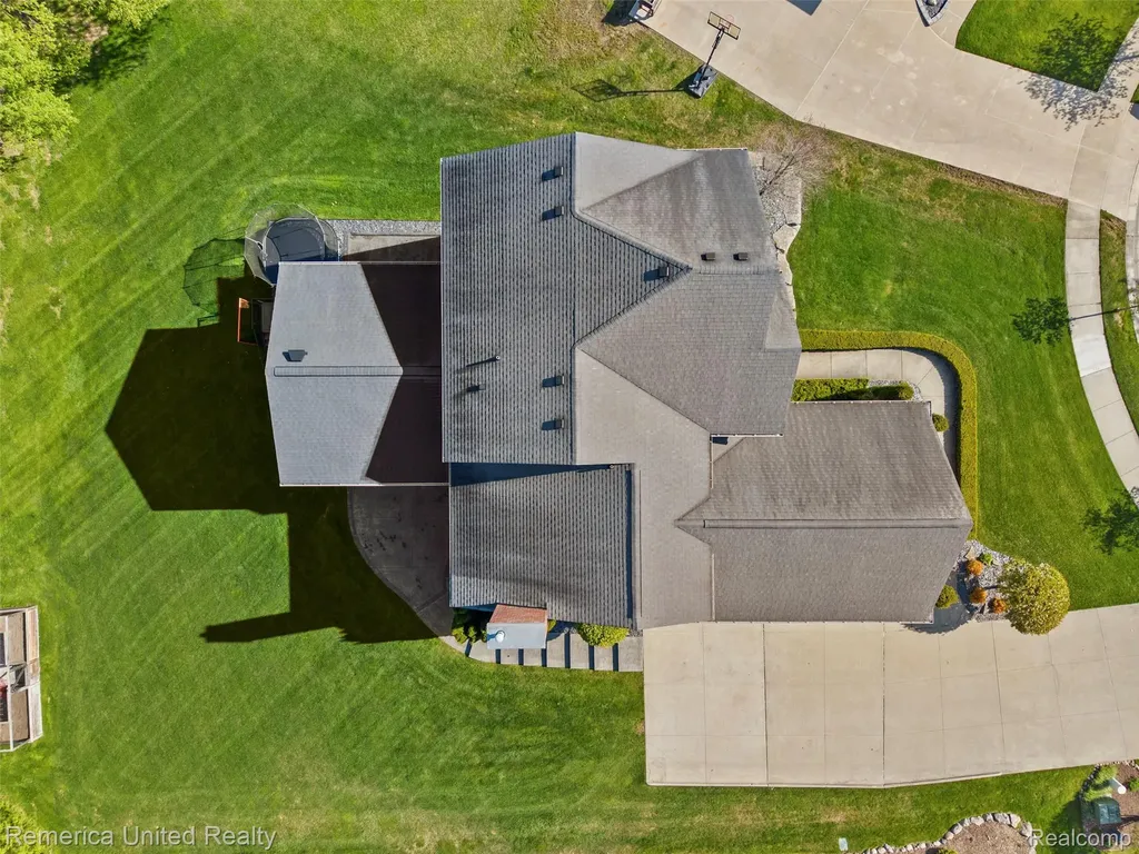 61151 Palomino Court Lyon Charter Township MI 48178