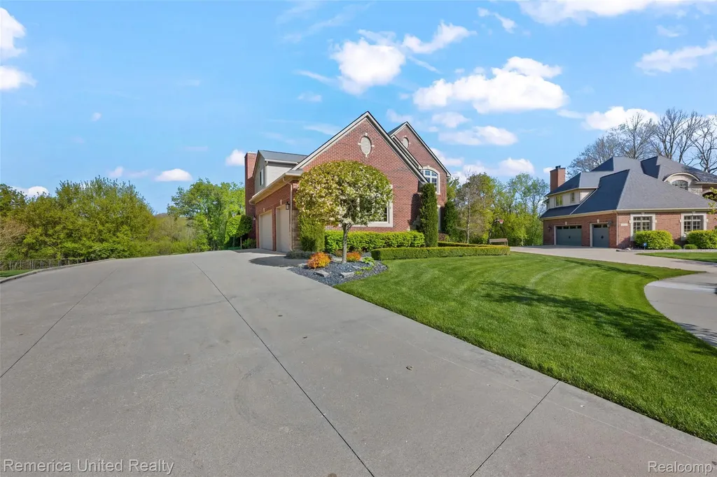 61151 Palomino Court Lyon Charter Township MI 48178