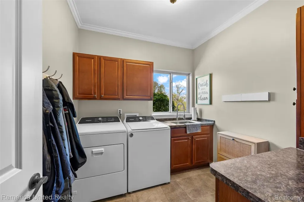 61151 Palomino Court Lyon Charter Township MI 48178