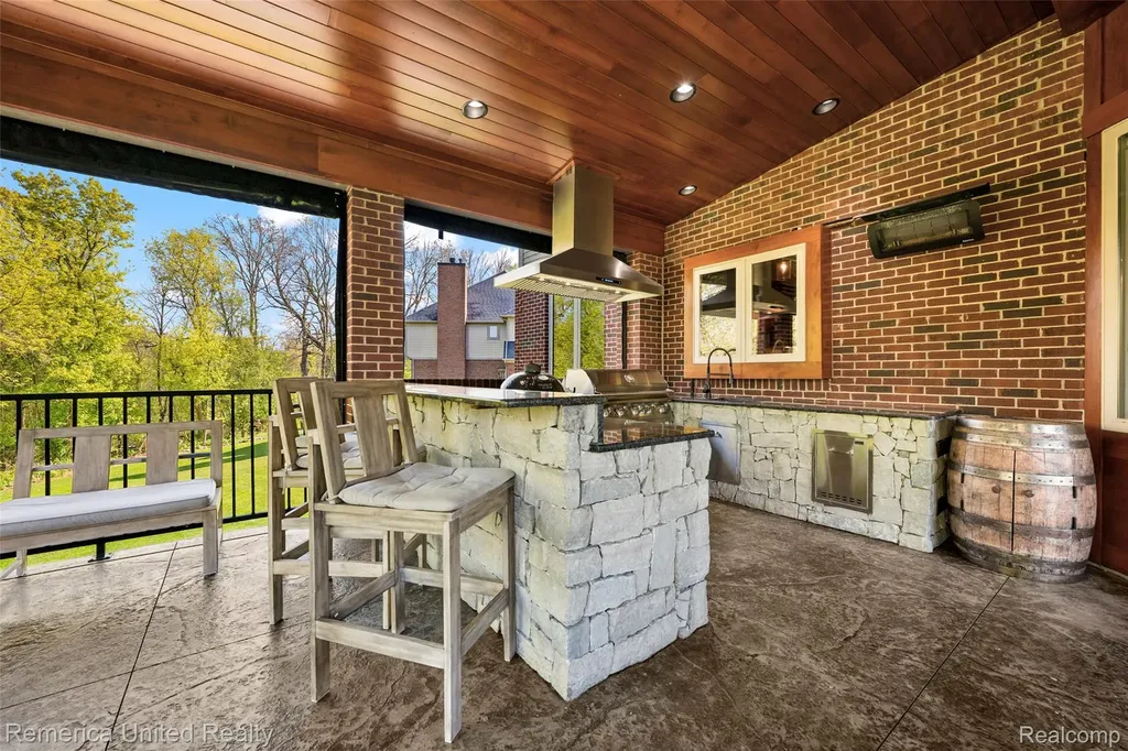 61151 Palomino Court Lyon Charter Township MI 48178