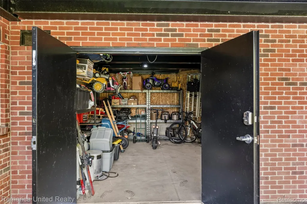 61151 Palomino Court Lyon Charter Township MI 48178
