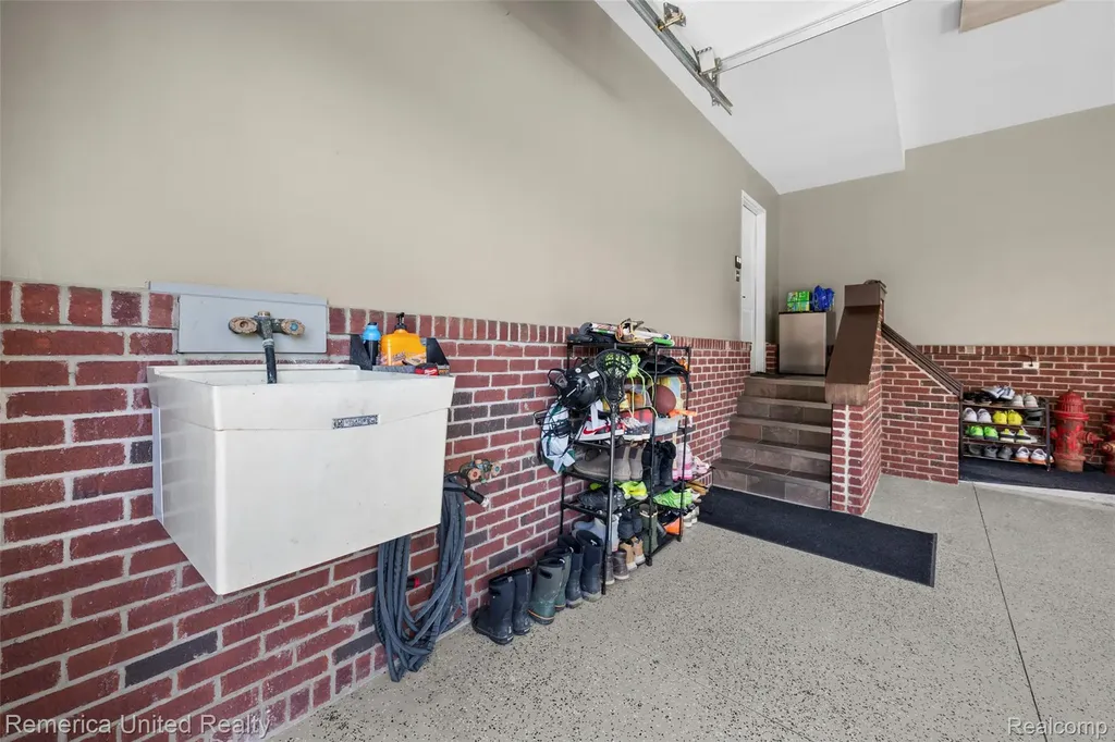 61151 Palomino Court Lyon Charter Township MI 48178