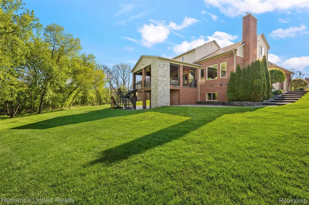 61151 Palomino Court Lyon Charter Township MI 48178
