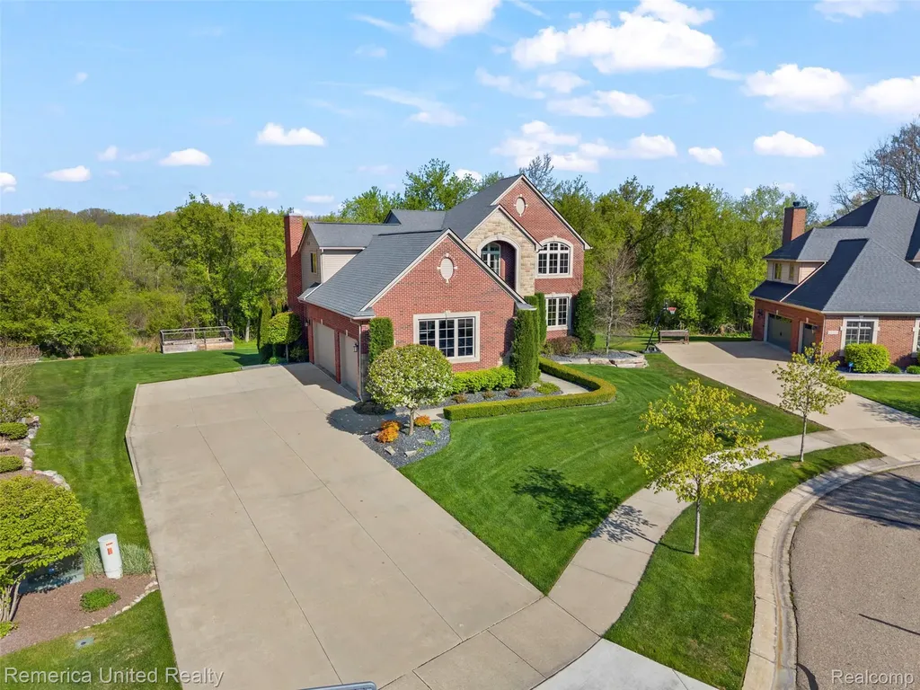 61151 Palomino Court Lyon Charter Township MI 48178