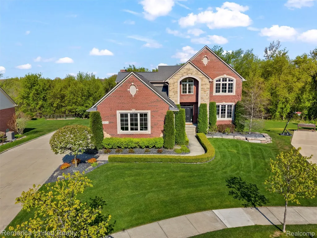 61151 Palomino Court Lyon Charter Township MI 48178