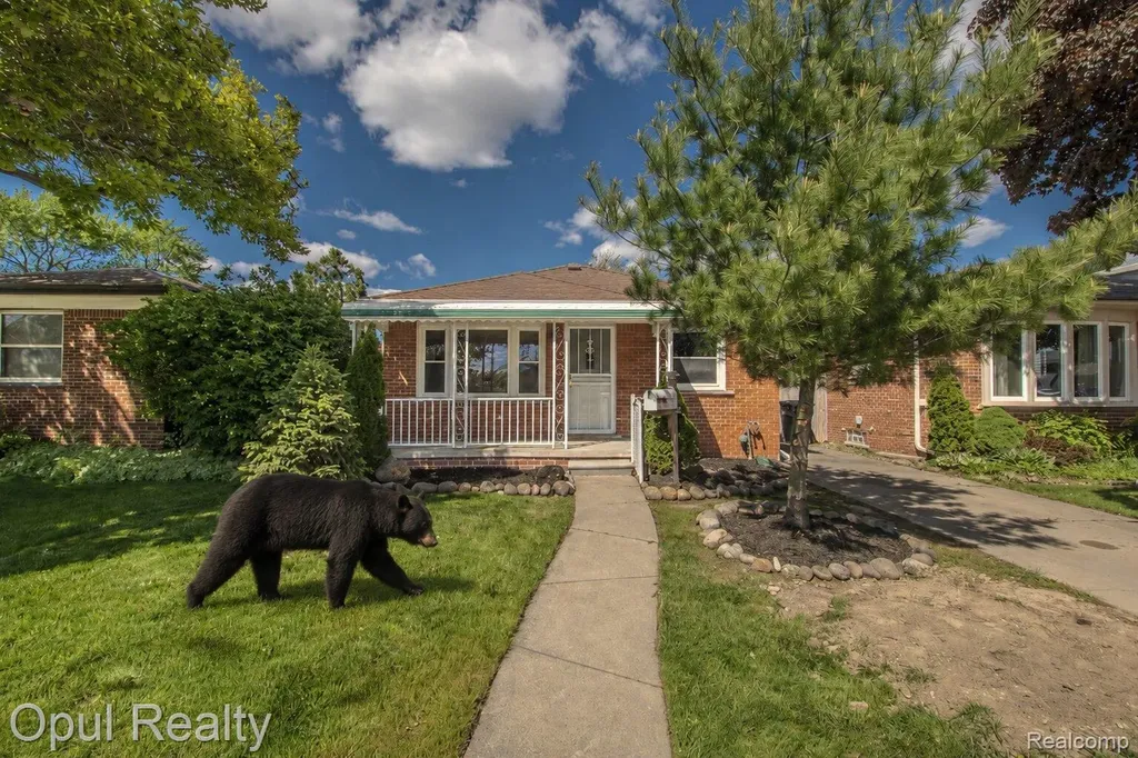 15204 Horger Avenue Allen Park City MI 48101