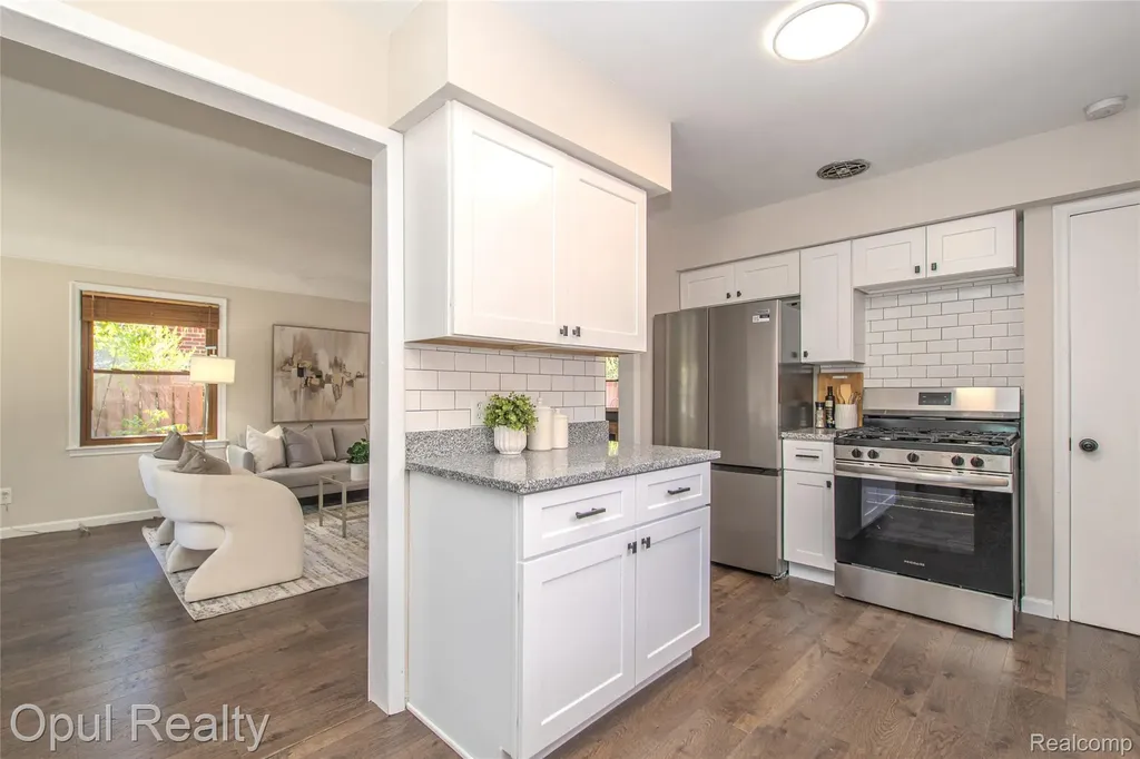 15204 Horger Avenue Allen Park City MI 48101