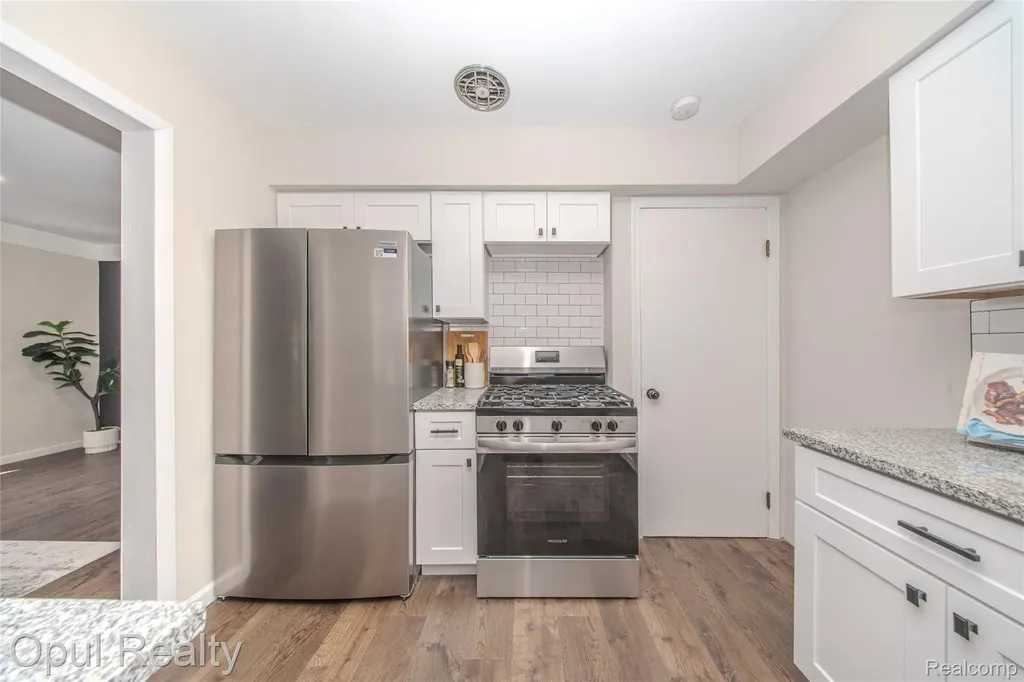 15204 Horger Avenue Allen Park City MI 48101