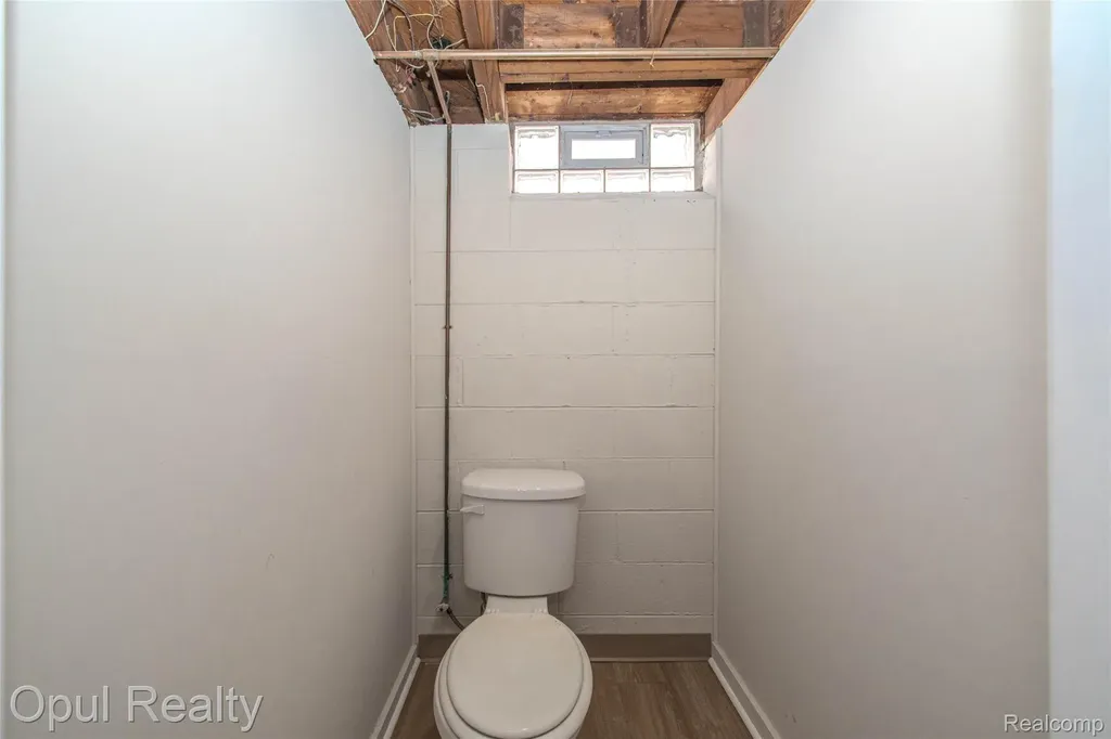 15204 Horger Avenue Allen Park City MI 48101