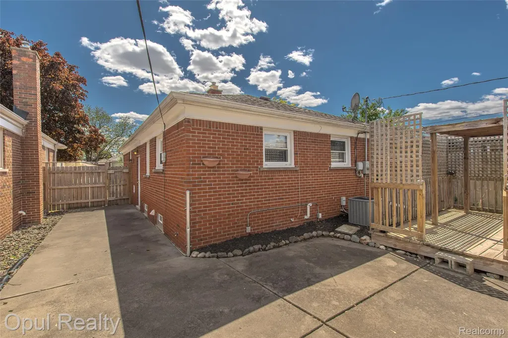 15204 Horger Avenue Allen Park City MI 48101