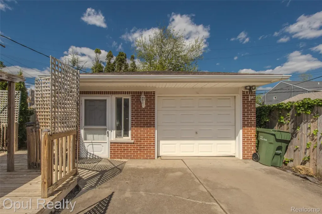 15204 Horger Avenue Allen Park City MI 48101