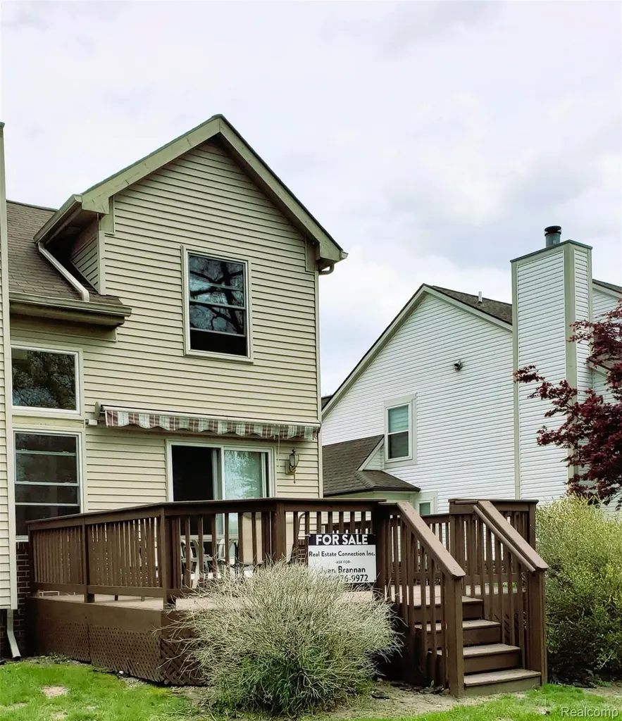6196 Crystal Lake Drive Romulus City MI 48174