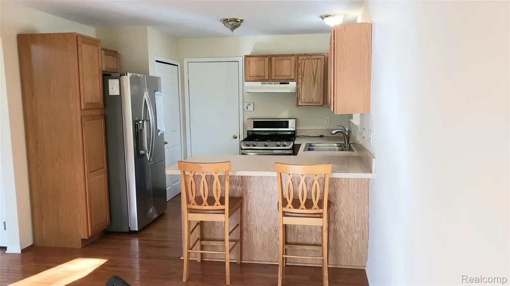 6196 Crystal Lake Drive Romulus City MI 48174