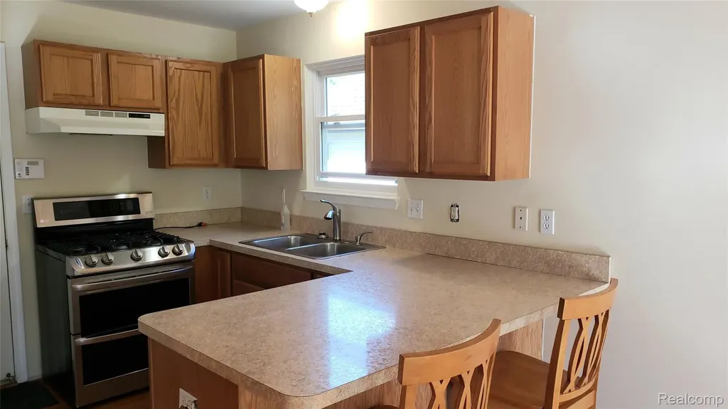 6196 Crystal Lake Drive Romulus City MI 48174