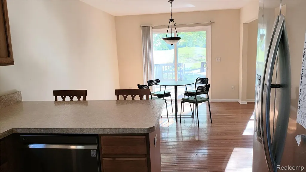 6196 Crystal Lake Drive Romulus City MI 48174
