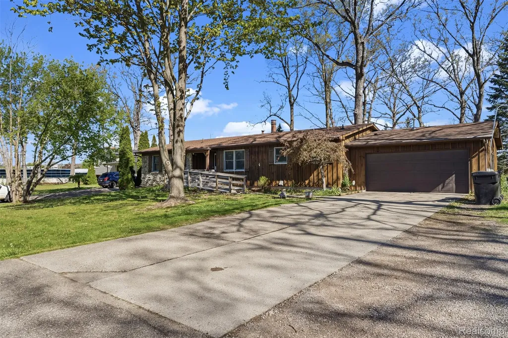 4191 Mccandlish Road Grand Blanc Charter Township MI 48439
