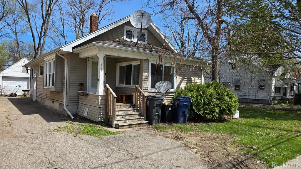 838 Clinton Street Flint City MI 48507
