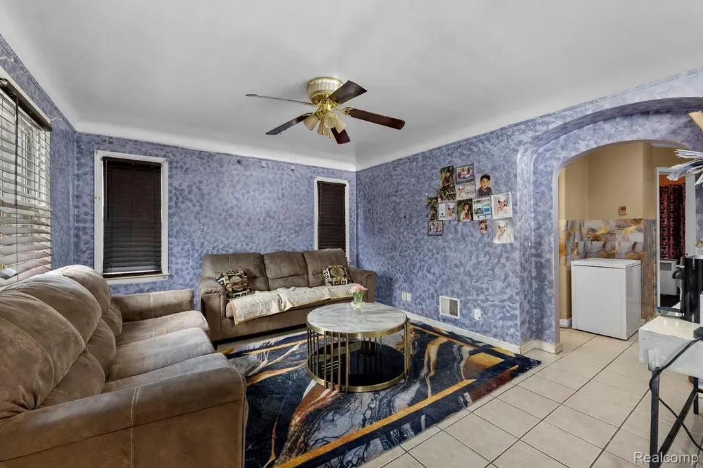 6800 Longacre Street Detroit City MI 48228